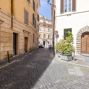 Vg Piazza Navona 5 Stelle Parlamento Roma