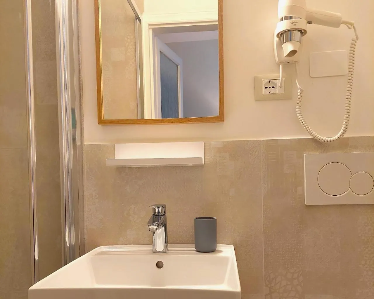 Residenza Maritti Deco Style- Guesthouse Rome