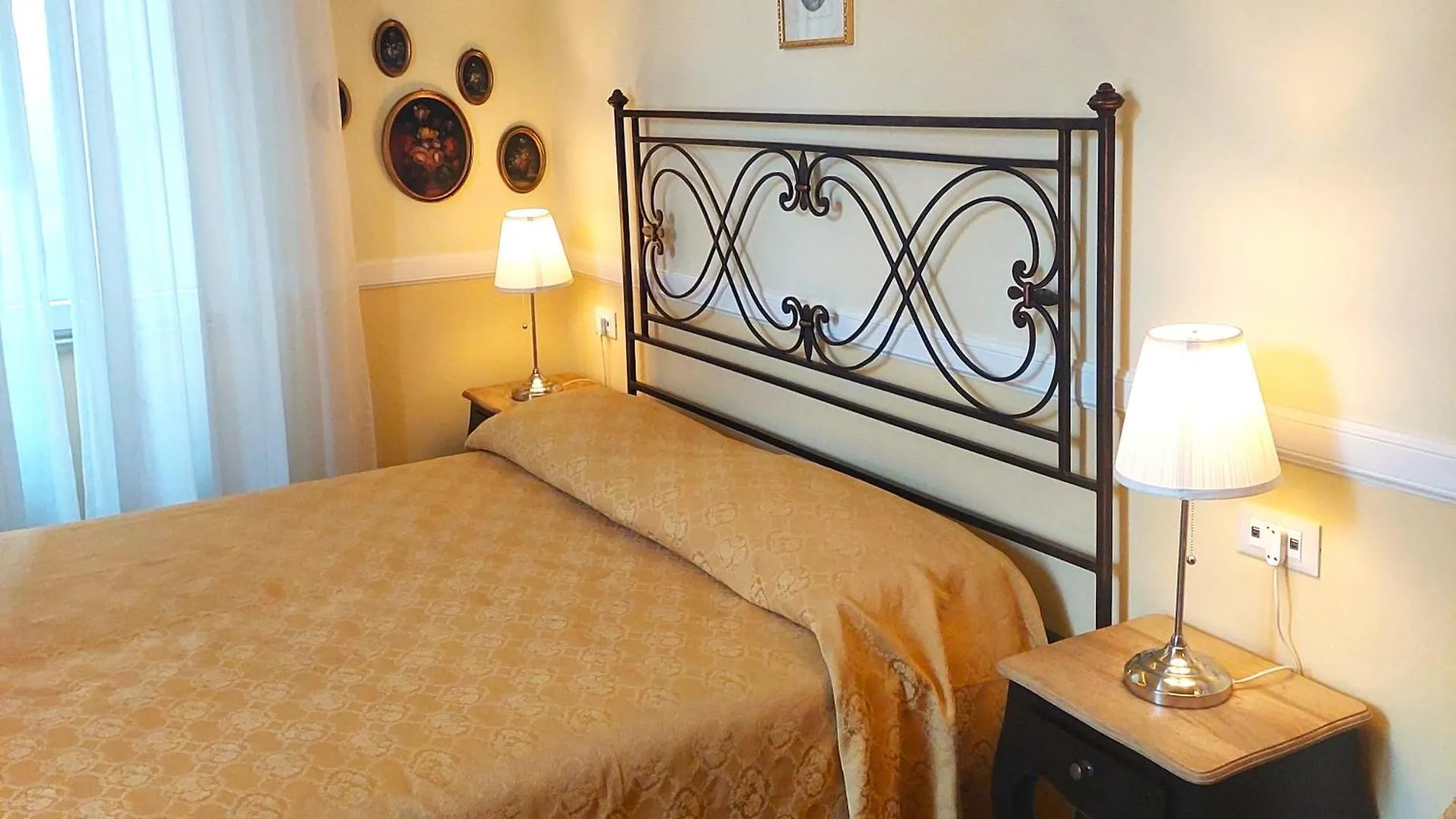 Residenza Maritti Deco Style- Ghuesthouse Hotel Rome Guest house